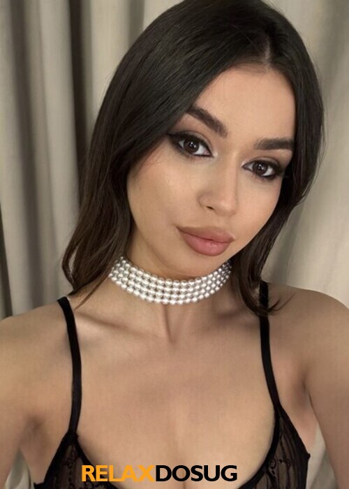  Аня