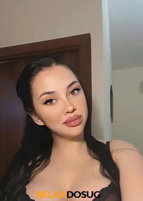  Алина