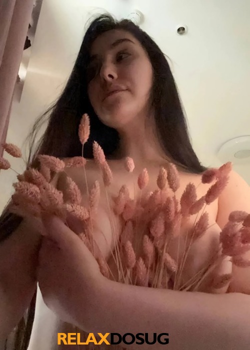  Полина