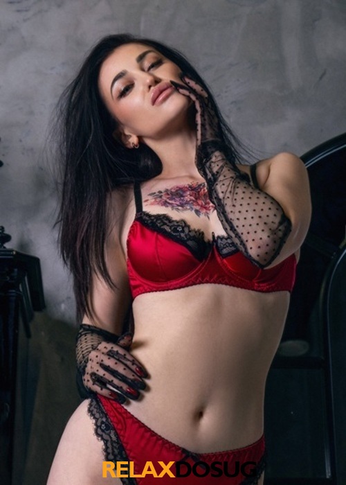  Аня