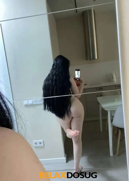  Полина