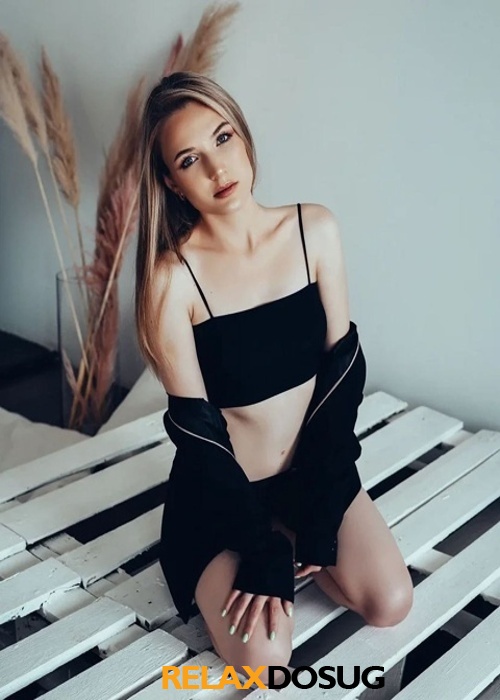  Аня
